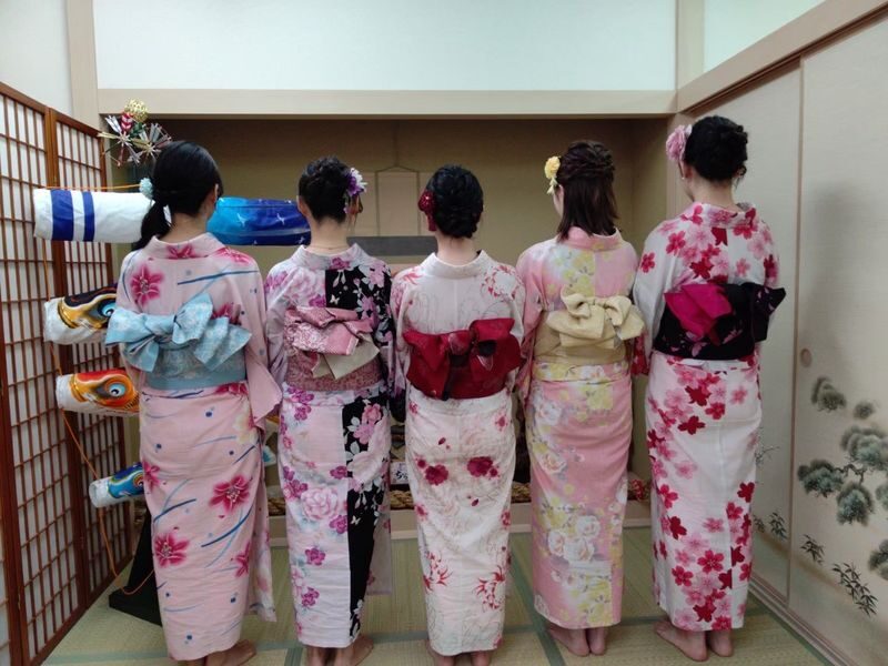 Yukata and Kimono Rental in Okinawa - Taking the outfit out to Naha