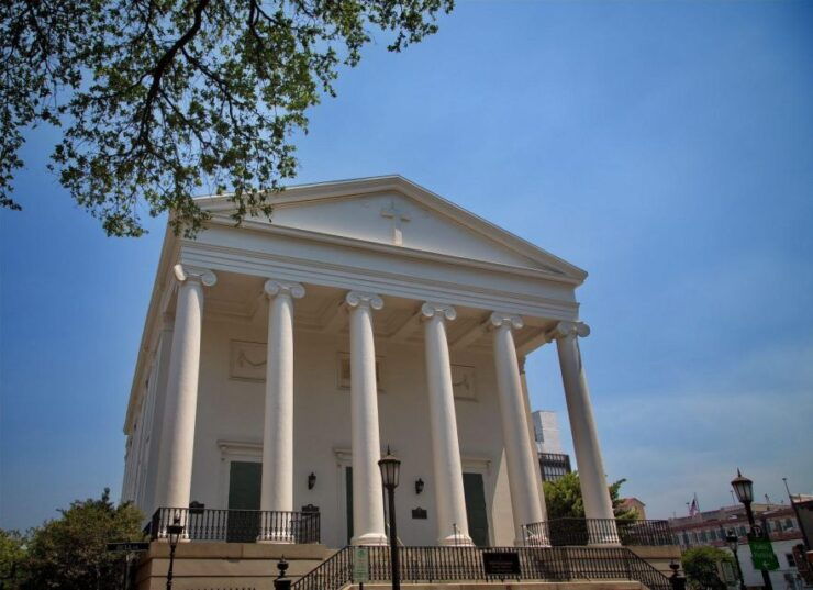 Yuletide Charm: A Southern Christmas Journey in Savannah - Festive Southern Christmas Decorations