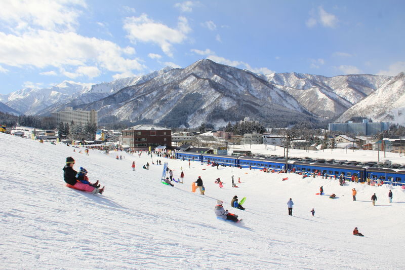 Yuzawa Nakazato Snow Resort Lift Ticket with Gear Rental - At a glance