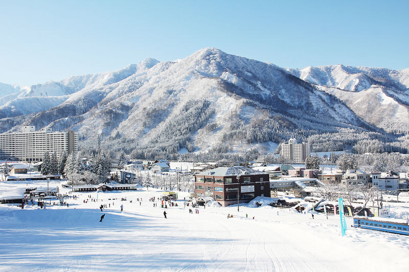 Yuzawa Nakazato Snow Resort Lift Ticket with Gear Rental - A ski day built around easy access