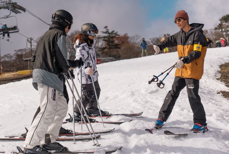 Yuzawa Private Ski Lesson in English, Chinese, and Thai (Includes Round-Trip Transportation) - A Yuzawa lesson with less transport guesswork