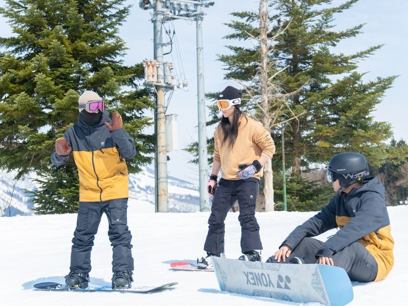 Yuzawa Private Ski Lesson in English, Chinese, and Thai (Includes Round-Trip Transportation) - What the price buys, and what it does not