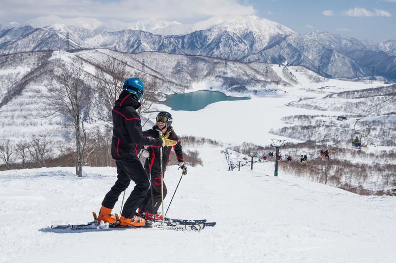 Yuzawa Ski Resorts Chinese & English Ski/Snowboard Private Lesson - Instructor communication and teaching style