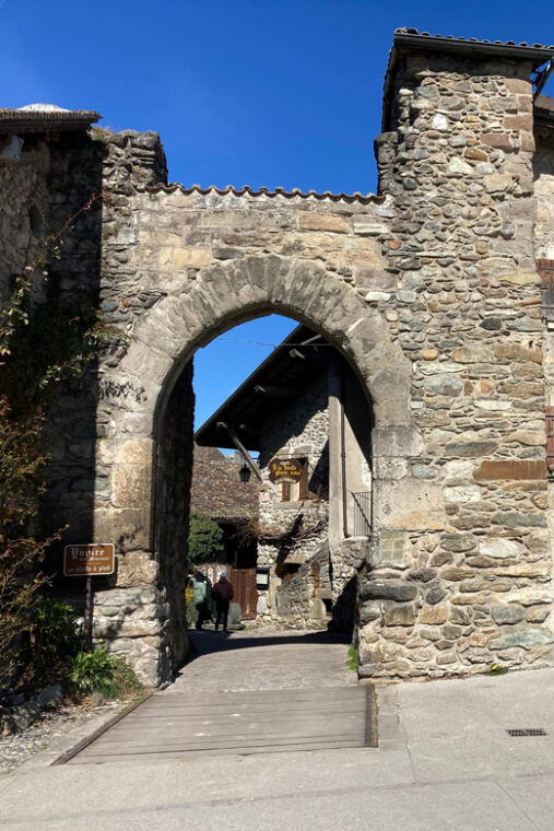Yvoire Medieval Village : Walking Guided Tour - Geological History Unveiled