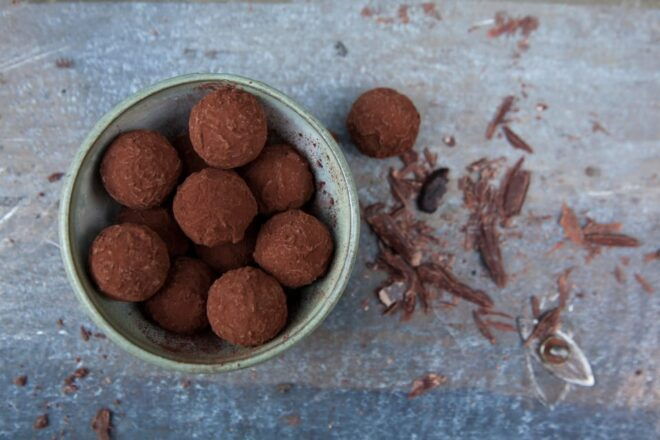 Zaandijk: Chocolate Walkabout Tour & Chocolate Tasting - Tour Duration & Group Size