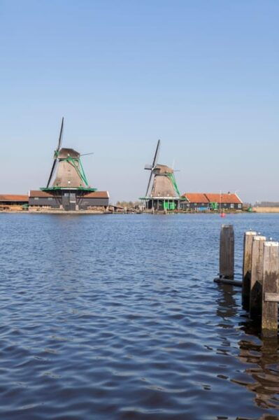 Zaandijk: Chocolate Walkabout Tour & Chocolate Tasting - Language Options for Tour