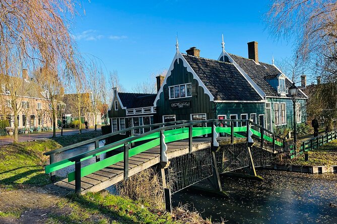 Zaanse Schans and Giethoorn Unique Day Trip With Boat Cruise - Overview of Zaanse Schans and Giethoorn