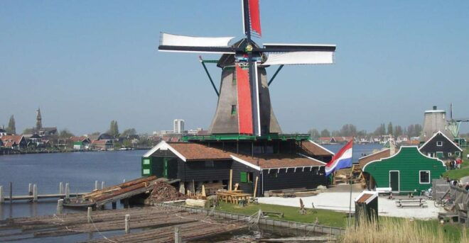 Zaanse Schans: Authentic Dutch Windmill Entrance Ticket - Selecting Participants and Date