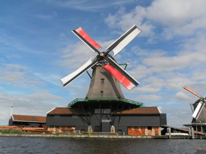 Zaanse Schans: Authentic Dutch Windmill Entrance Ticket - Reservation and Payment