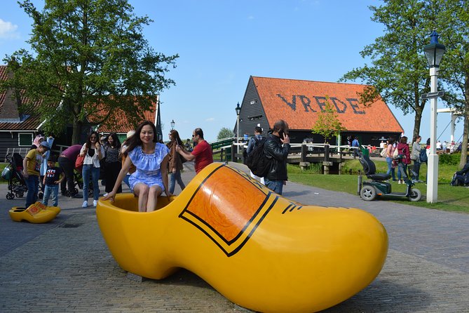 Zaanse Schans & Volendam Small-Group Tour From Amsterdam (7 Pax) - Zaanse Schans Experience