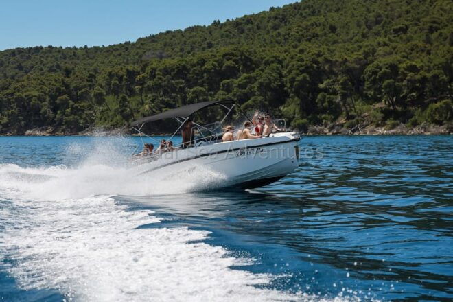 Zadar: 3-Island Speedboat Tour With Snorkeling - Activities Offered