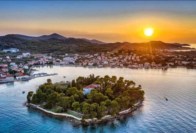 Zadar: 3 Islands SpeedBoat Tour with Snorkeling and Drinks - The Village of Preko and Galevac