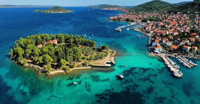 Zadar: 3 Islands Speedboat Tour With Snorkeling and Drinks - Inclusions and Amenities