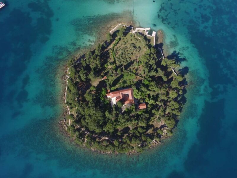 Zadar: Original Island-Hopping Speedboat Tour with Drinks - Stop 1: Swimming Bay – A Refreshing Welcome