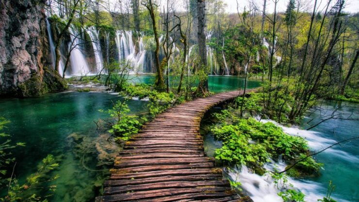 Zadar: Plitvice Lakes Guided Day Tour With Tickets - Tour Duration and Cancellation Policy