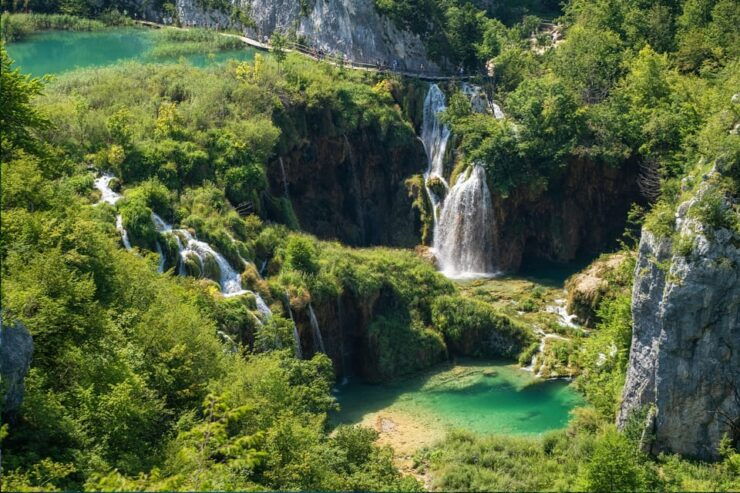 Zadar: Plitvice Lakes: Transfer Tour With Pro Photographer - Itinerary and Experience
