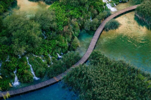 Zadar: Plitvice Lakes: Transfer Tour With Pro Photographer - Scenic Drive to Plitvice