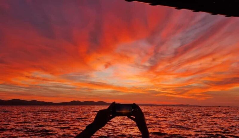 Zadar: Romantic, Luxury Sunset Boat Tour with Aperol Spritz - Guides and Atmosphere