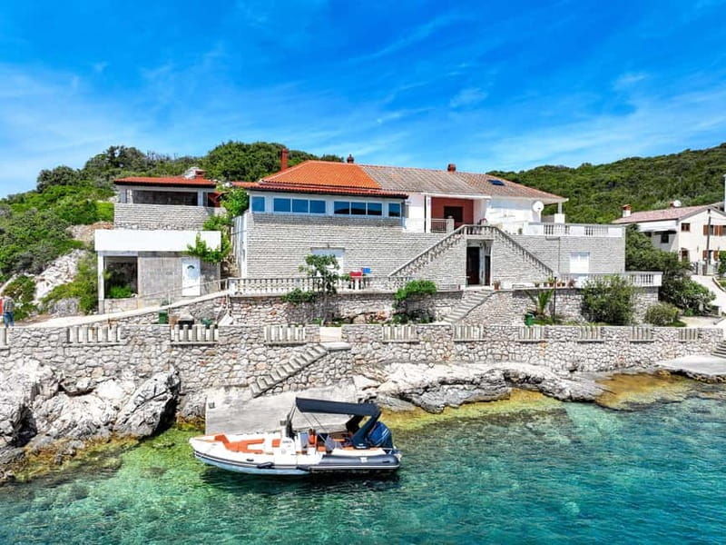 Zadar: Speedboat tour Best of 4 Islands 6 Stops with Lunch! - Who Should Book This Tour?