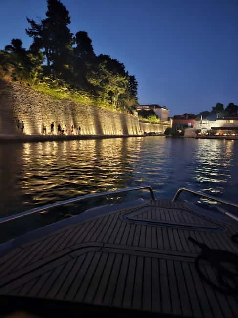 Zadar: Sunset Boat Tour with Aperol Spritz - Who Should Book This Tour?