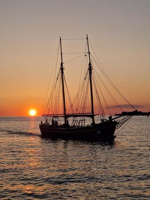 Zadar: Sunset Cruise on Traditional Boat with Wine - Good To Know
