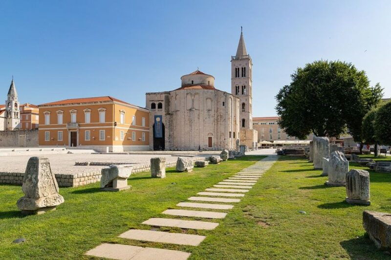 Zadar: Zadar Private History Walking Tour of Old Town - Exploring Zadar in Just an Hour: What to Expect