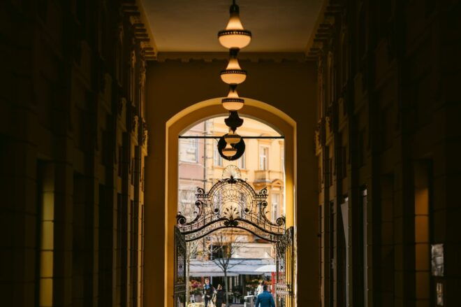 Zagreb: Most Instagrammable Photo Spots Guided Tour - Tour Inclusions