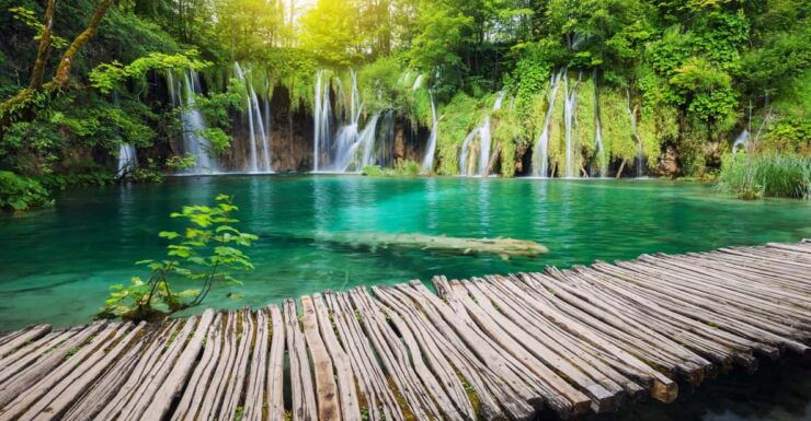 Zagreb: Plitvice & Rastoke Guided Day Trip for Max 8 People - Inclusions and Transportation