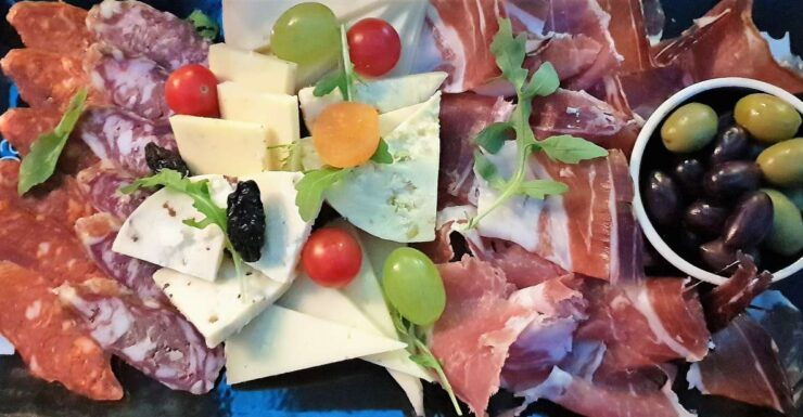 Zagreb: Private Food and History Walking Tour With Tastings - Tour Highlights