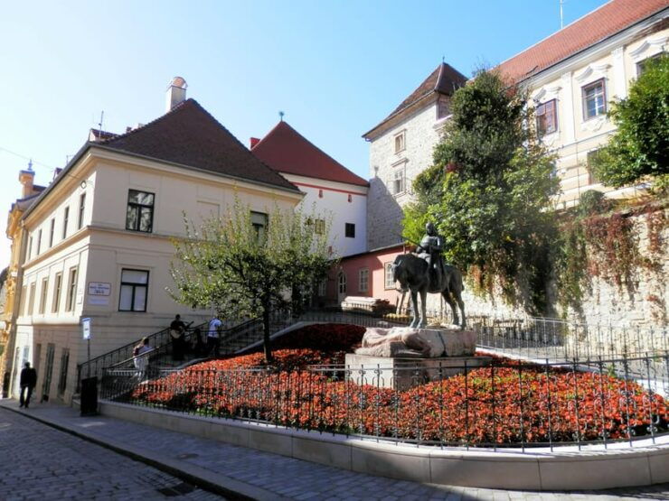 Zagreb: Private Walking Tour of Zagreb (Funicular Included) - Funicular Experience