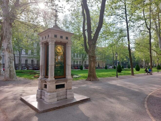 Zagreb: Private Walking Tour of Zagreb (Funicular Included) - Meeting Point Details