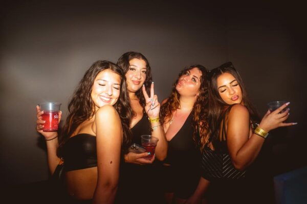 Zante: Agenda Party (All Black Dress Code) at Sizzle Club - Meeting and Arrival