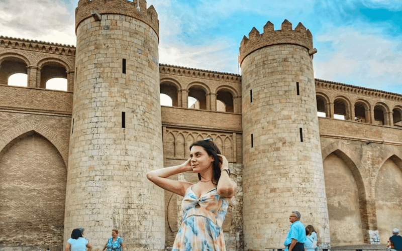 Zaragoza: Complete Tour, One Thousand and One Nights Experience With Dinner - Good To Know