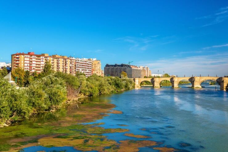 Zaragoza: First Discovery Walk and Reading Walking Tour - Good To Know