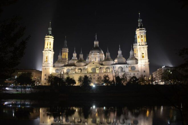Zaragoza: First Discovery Walk and Reading Walking Tour - Important Information