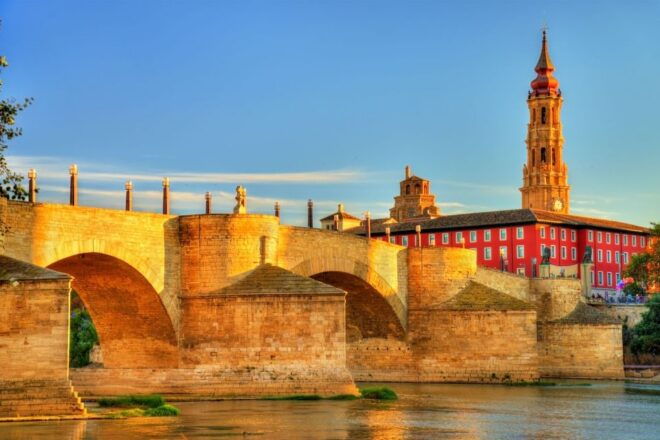 Zaragoza: First Discovery Walk and Reading Walking Tour - Customer Reviews