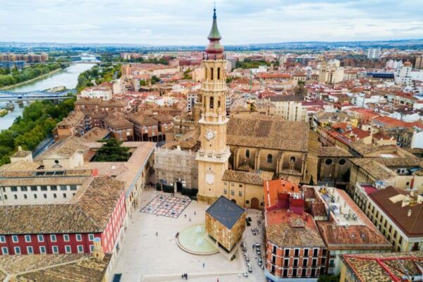 Zaragoza: First Discovery Walk and Reading Walking Tour - The Sum Up