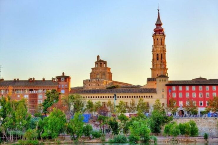 Zaragoza : Must-See Attractions Private Walking Tour - Tour Details