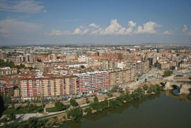 Zaragoza : Must-See Attractions Private Walking Tour - Inclusions