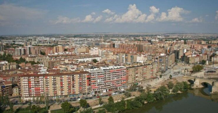 Zaragoza: Private Custom Tour With a Local Guide - Experience Offered