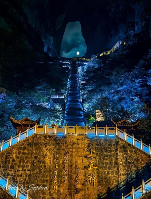 Zhangjiajie 1 Day Tour Glass Bridge & Tianmen Light Show - Good To Know