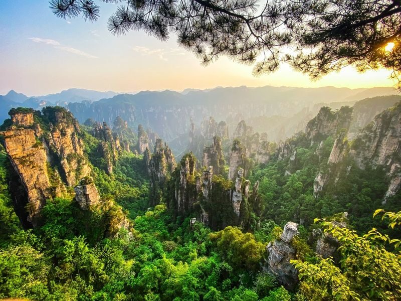 Zhangjiajie 3-Day Tour: Huangshizhai + Tianmen Mountain + Bailong Elevator - Three days, two very different Zhangjiajies