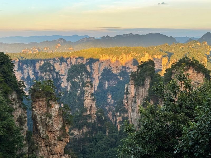 Zhangjiajie 3-Day Tour: Huangshizhai + Tianmen Mountain + Bailong Elevator - Should you book it?