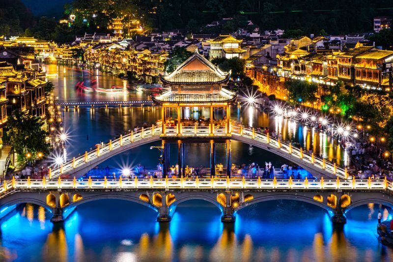 Zhangjiajie 5-Day Tour (Forest Park + Tianmen Mountain + Fenghuang Ancient City) - Two days among Zhangjiajie’s sandstone peaks