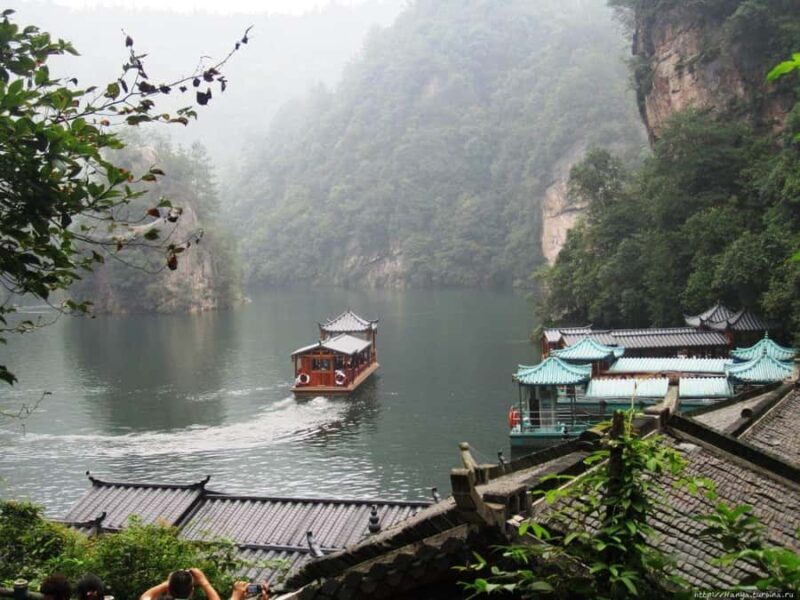 Zhangjiajie: Baofeng Lake and Huanglong Cave Day Tour - An In-Depth Look: What to Expect on the Tour