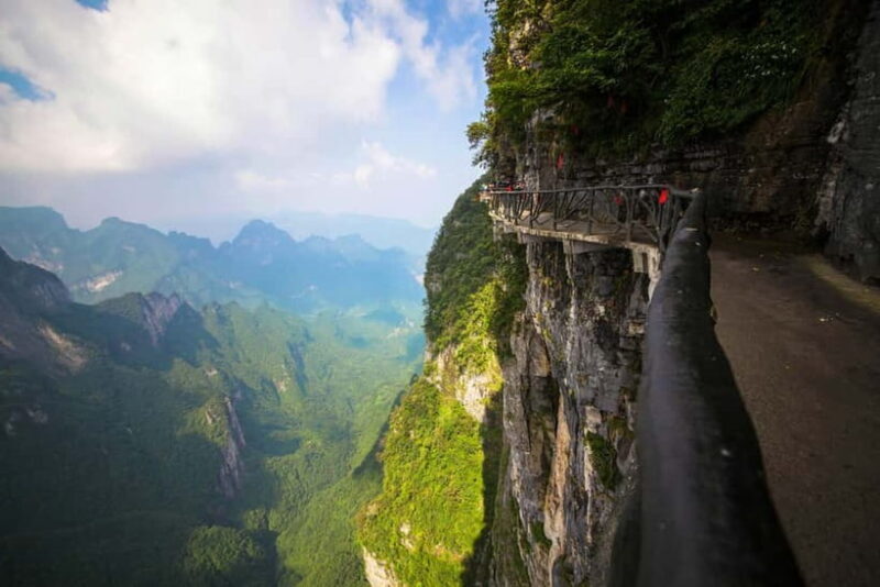 Zhangjiajie: Mountain Peaks and Nighttime Dreams Tour - What to Expect at Tianmen Mountain