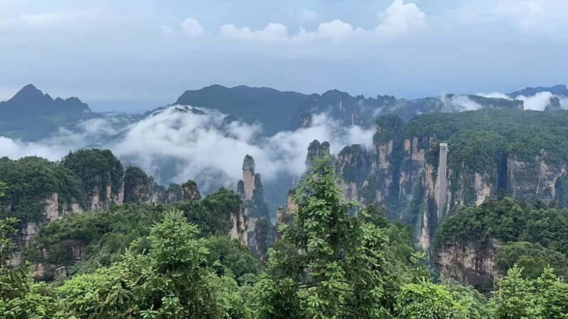 Zhangjiajie National Forest Park: Private Tour and Transport - Entering Zhangjiajie National Park: The Gateway to Nature’s Marvels