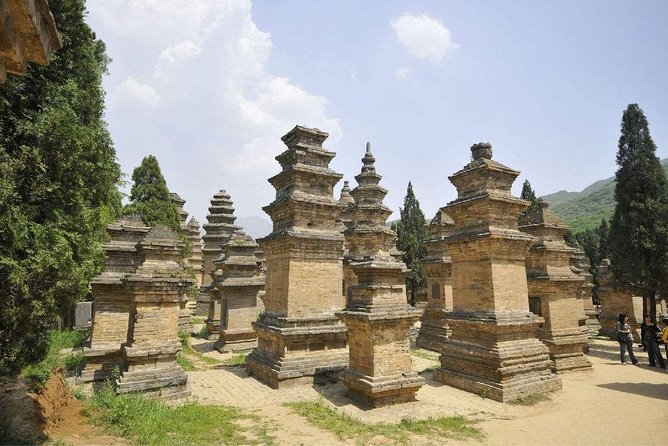 Zhengzhou Private Tour to Shaolin Temple Including Kungfu Lesson and Activities - Pricing Information