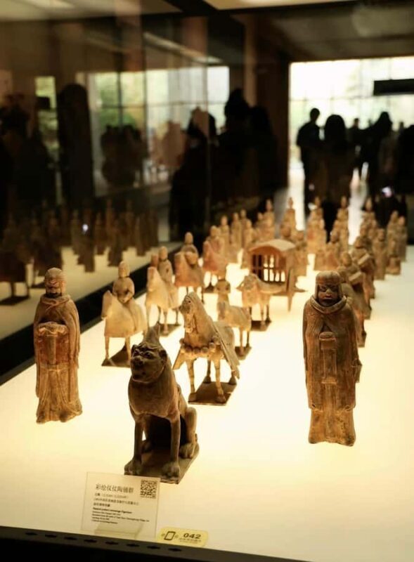 Zhengzhou to Luoyang: UNESCO Grottoes, Museum & Old Town - Good To Know