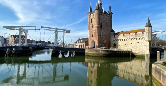 Zierikzee: City Tour With Guide Legends Nl/En Private Tour - Architectural Gems and Monuments